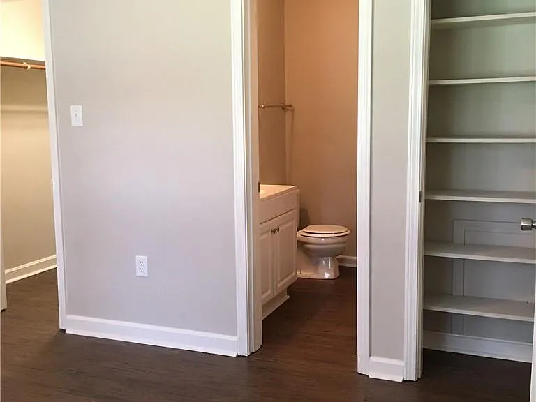 311 Hillcrest Dr — Photo 11