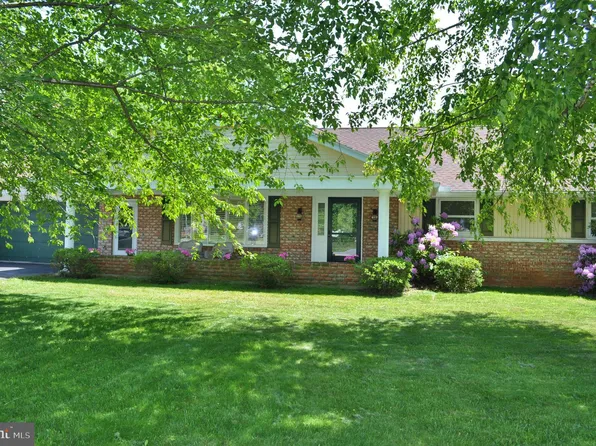 381 Valley Rd, York, PA 17407