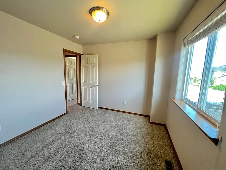 210 W Hailey Ct — Photo 23