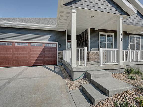 5th image of 1915 Swainson Dr
