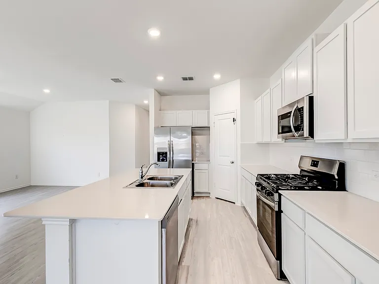 591 Avre Loop — Photo 13