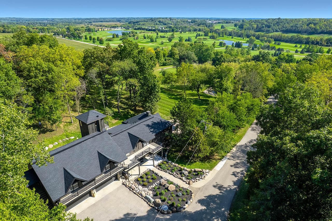 W2530 Krueger ROAD, Lake Geneva, WI 53147 | Zillow