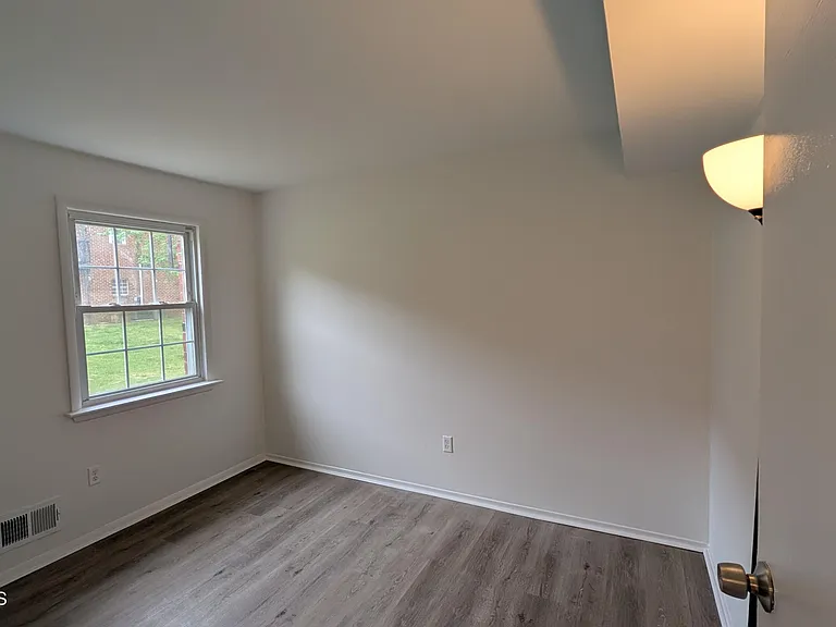 226 Sawmill Rd — Photo 18