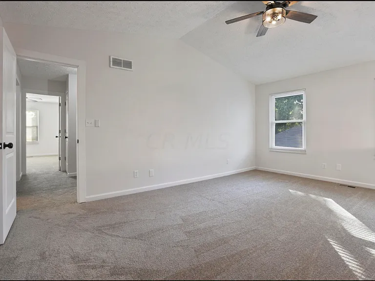 56 Green Bower Ln — Photo 12