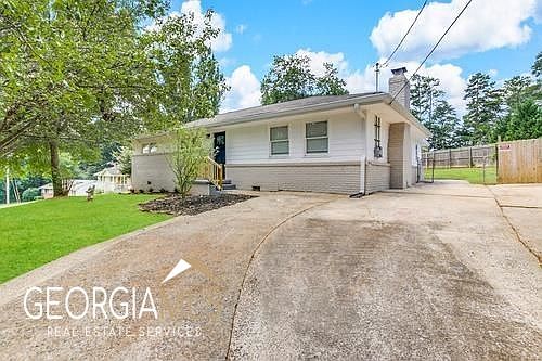 2nd image of 2502 Rockin Hill Ln SW