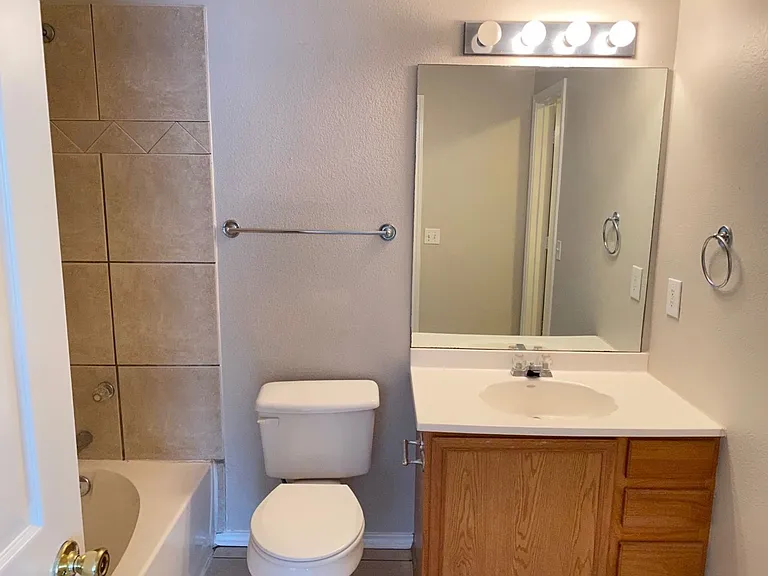 3008 Pine Valley Dr — Photo 7