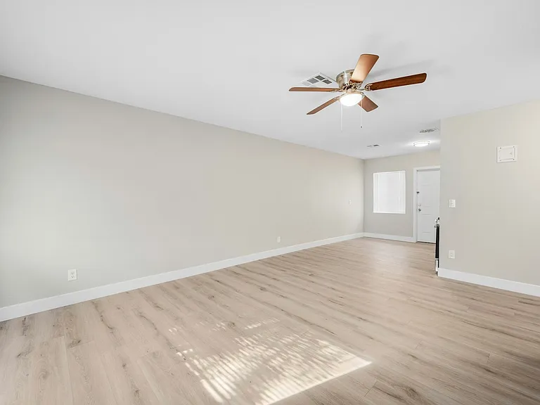 3836 N 15th Ave #7 — Photo 3