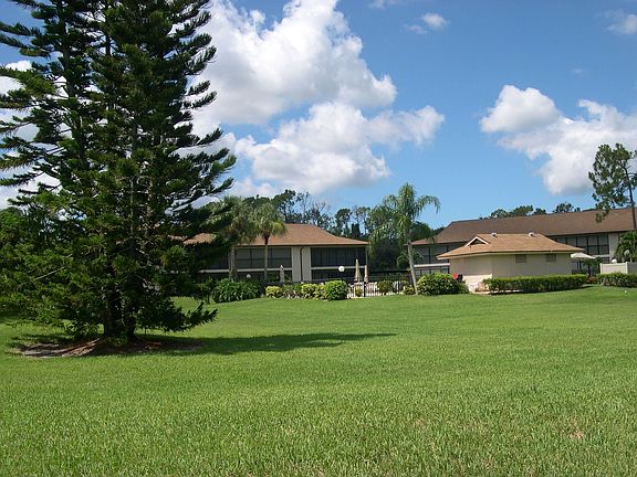 3rd image of 236 Pebble Beach Cir APT A205