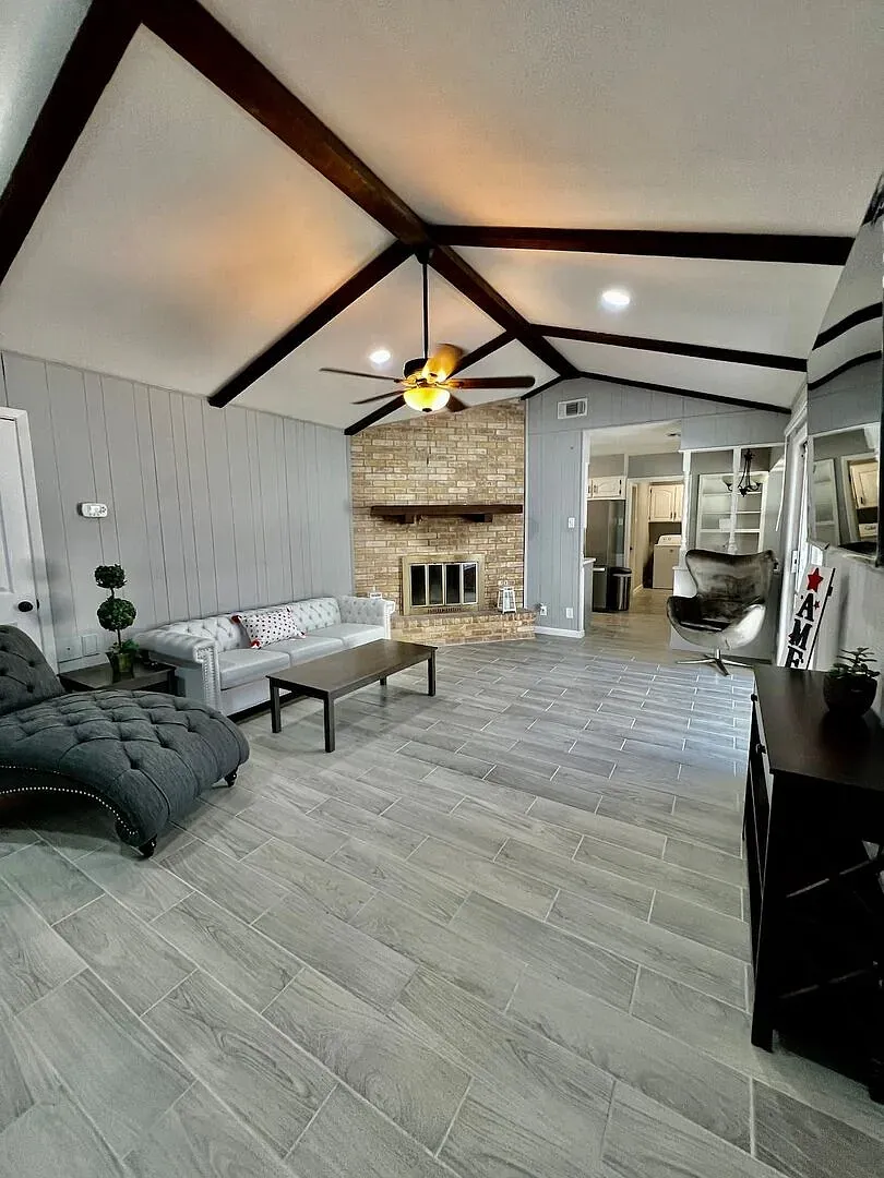 4 bed, $4,500 — Photo 4