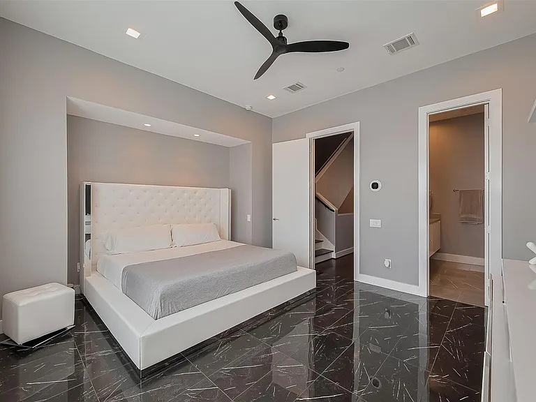 5919 E Post Oak Ln — Photo 28