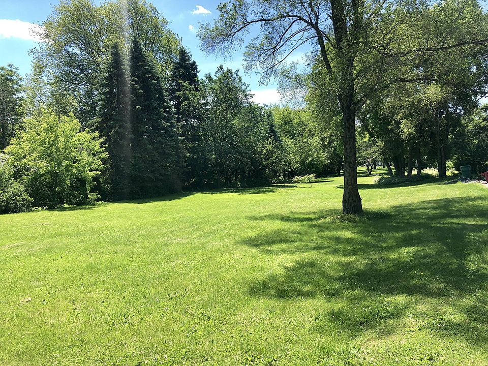 2nd image of N104W15825 Donges Bay Rd