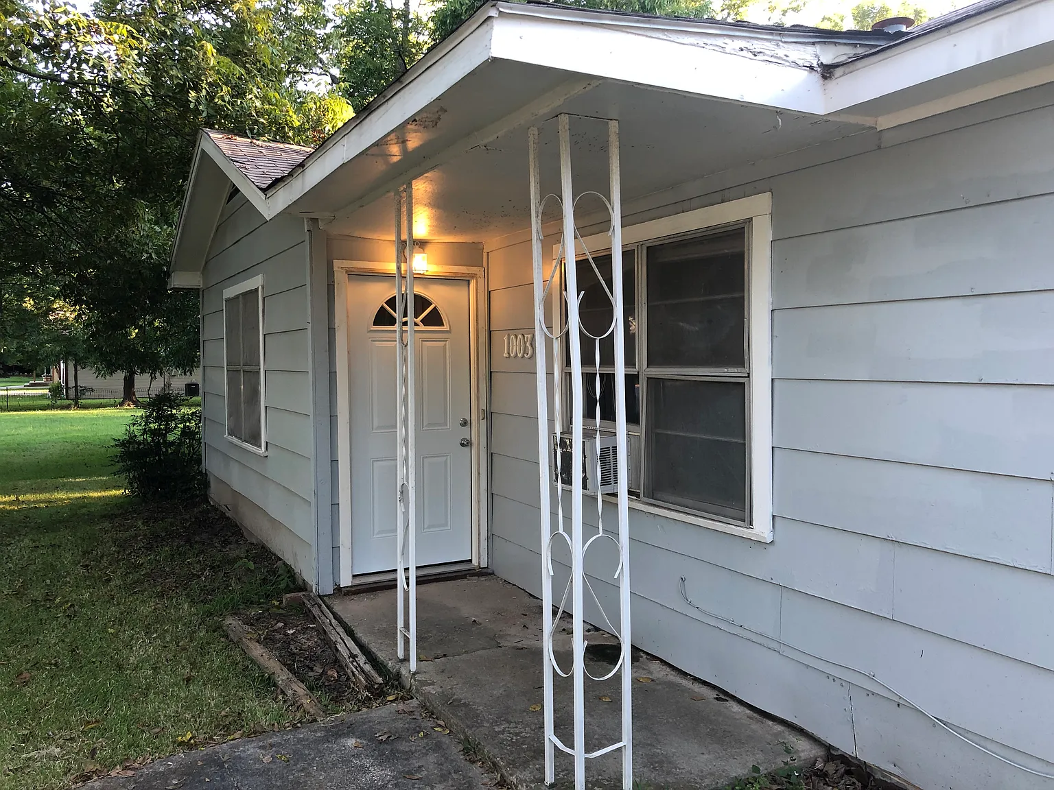 2 bed, 1128 sqft, $1,320 — Photo 2