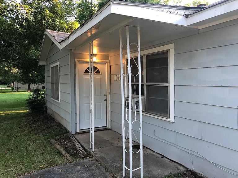Covered front porch.