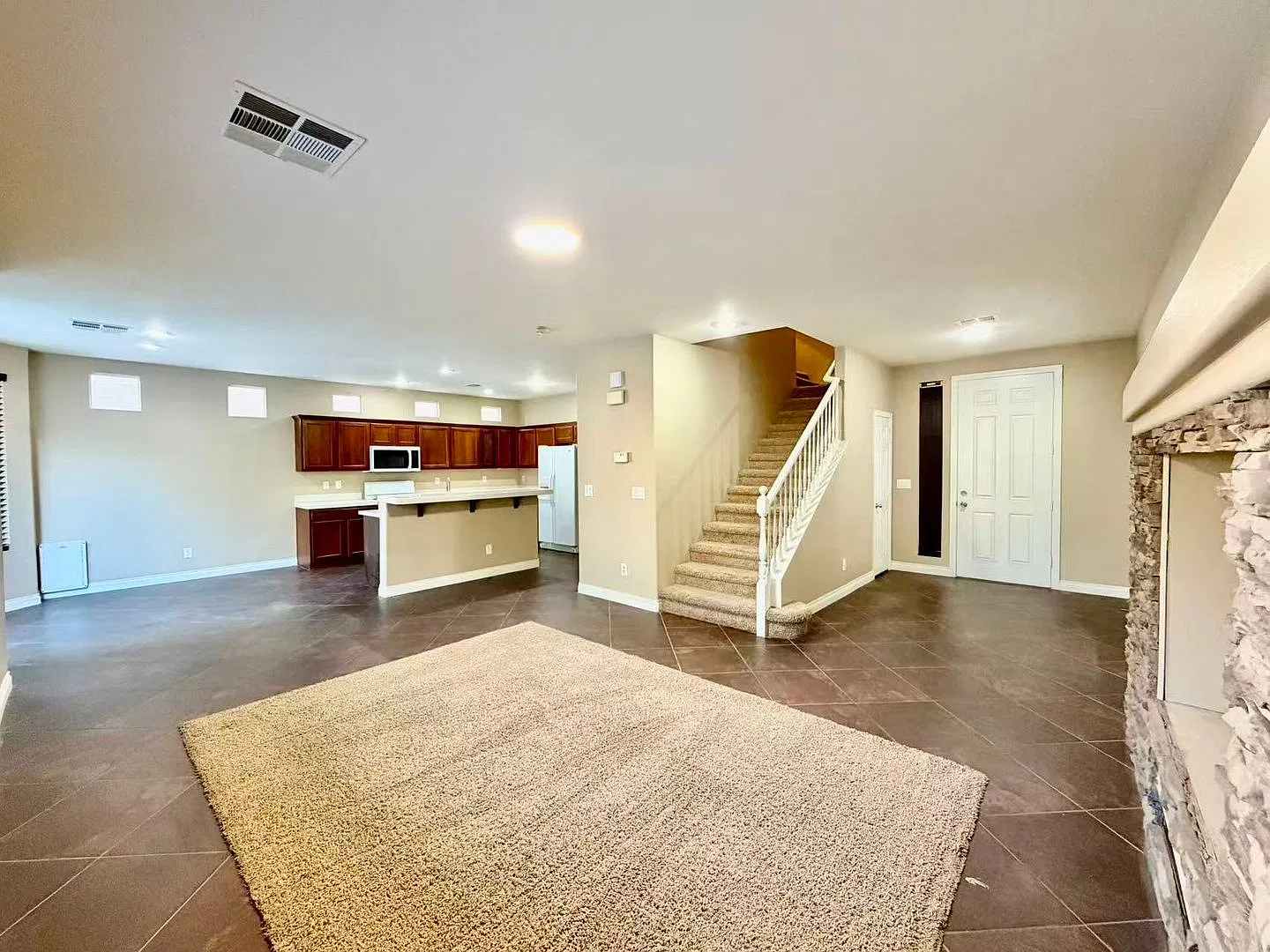 Spacious 3-Bed Home in Mountains Edge with Loft & Patio — Photo 3