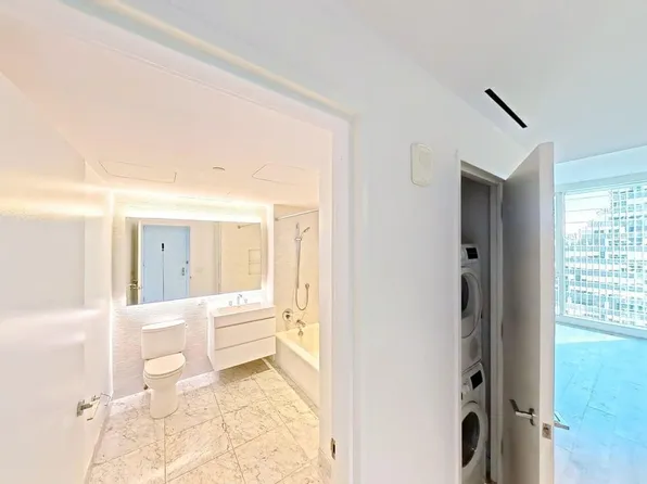 242 West 53rd Street image 9 of 22