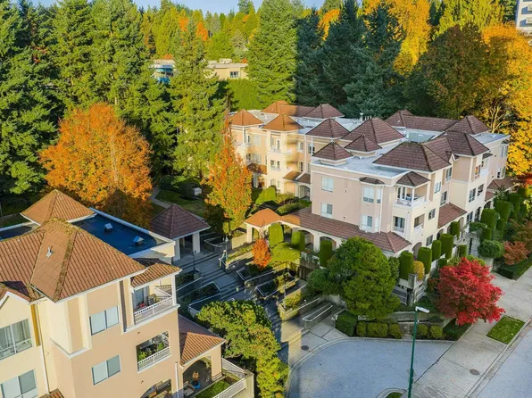 515 Whiting Way #107, Coquitlam, BC V3J 7W9
