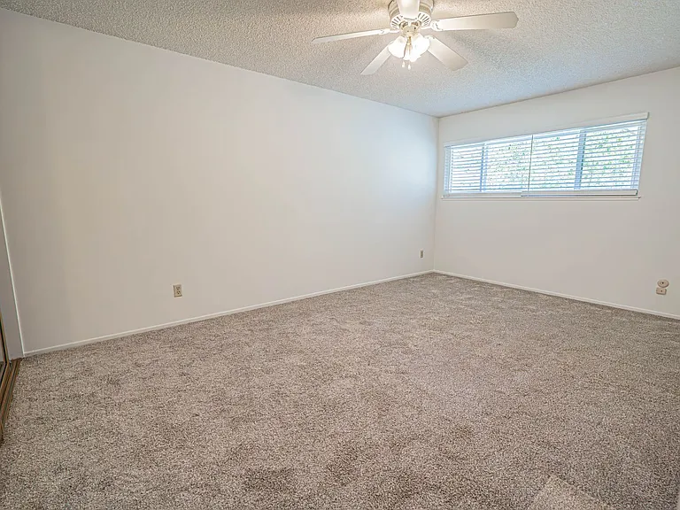 22210 James Alan Cir #8 — Photo 17