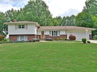 2242 Celestial Dr NE, Warren, OH