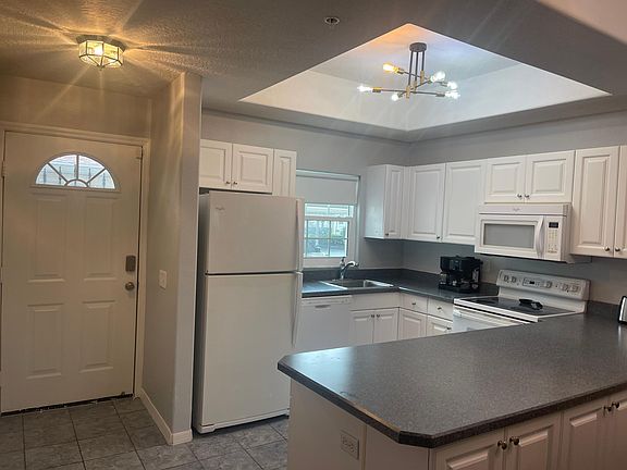 2nd image of 4200 Castlebridge Ln