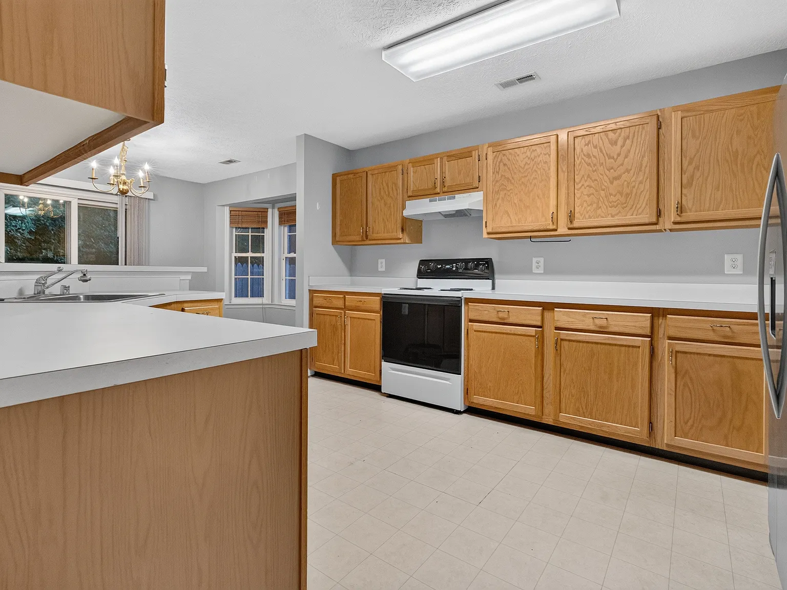 3 bed, 2.5 bath, 1530 sqft, $2,200 — Photo 3