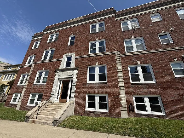 476 Locust St — Photo 8