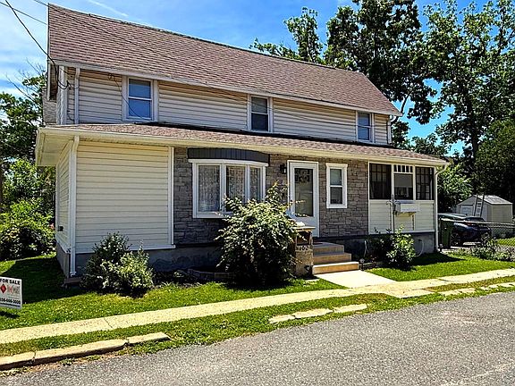 3rd image of 402 Wesley Ave
