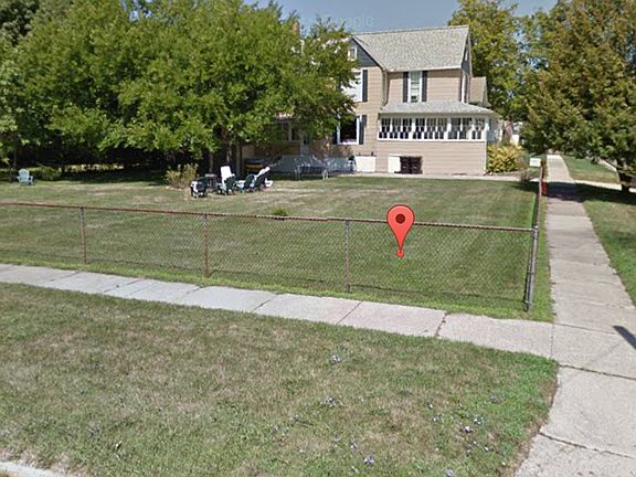 3rd image of 612 Indiana Ave