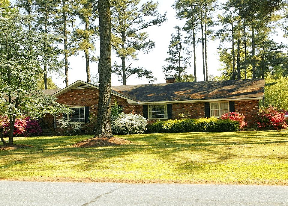 Ranch Style home with lots of room