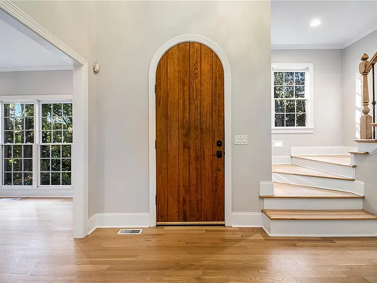 960 Landmark Dr — Photo 5