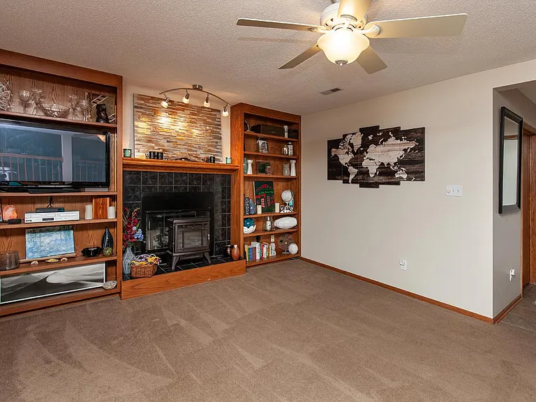 14743 Summit Dr — Photo 14