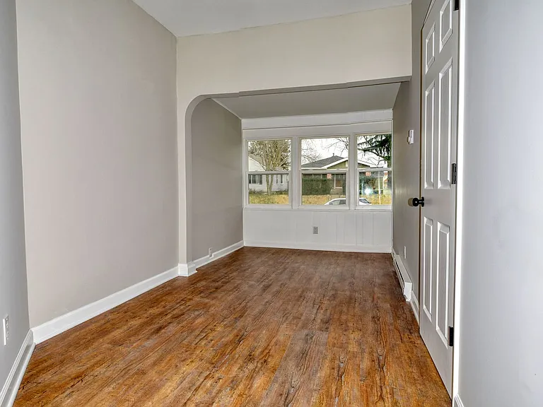 80-82 North 5th Avenue — Photo 37