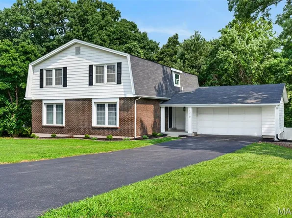 12215 Country Manor Ln, Saint Louis, MO 63141