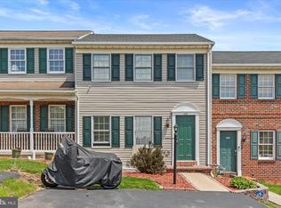 2395 Woodmont Dr, York, PA 17404