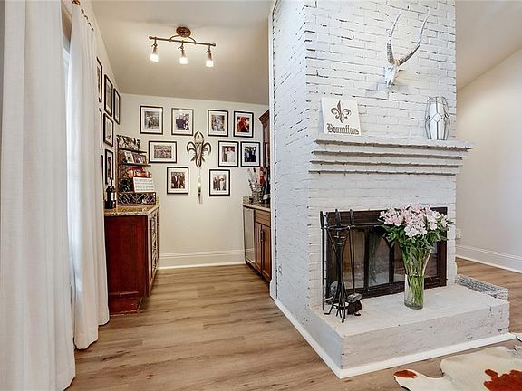 4th image of 525 Crystal St