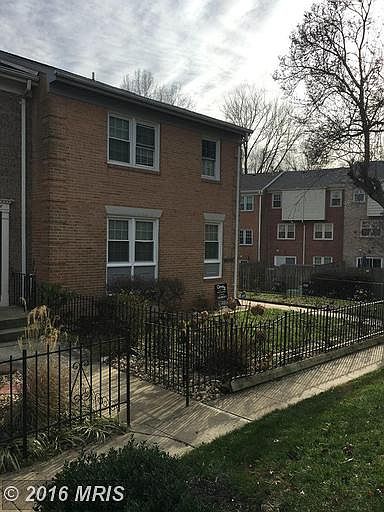 1st image of 2806 Evelyn Ct