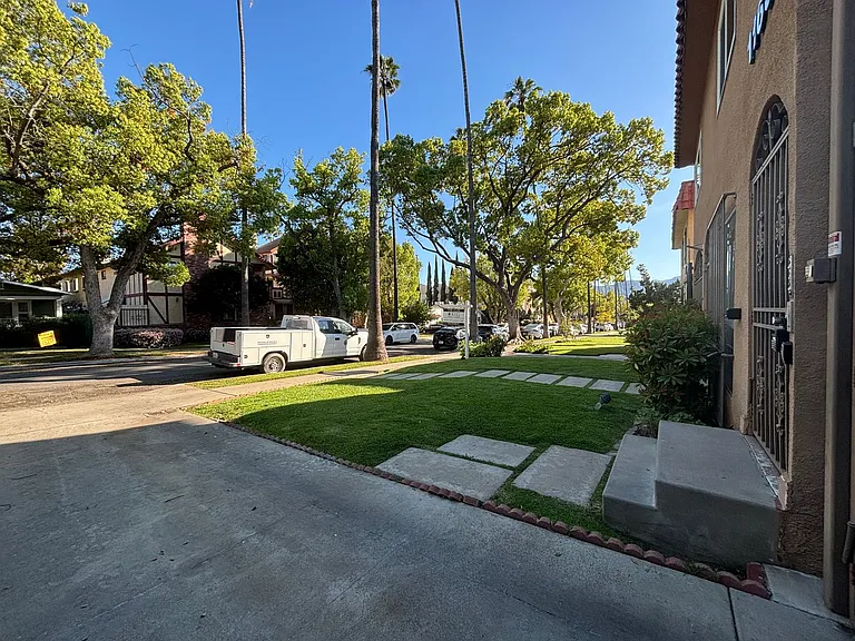 1163 Winchester Ave — Photo 25
