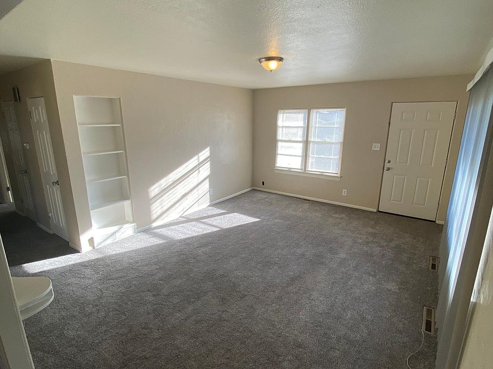 1st image of 1304 Acacia Dr