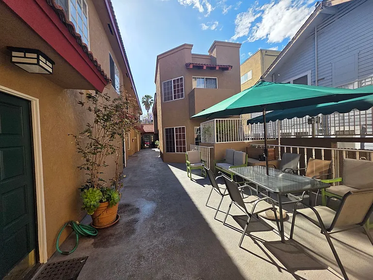 436 Lime Ave #4 — Photo 30