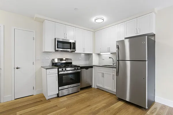 Rented by Citi Habitats | media 11