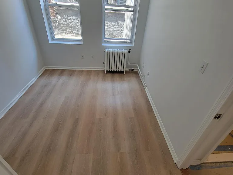 220 Hanover St #5 — Photo 7
