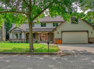 639 E Woodcrest Dr, Appleton, WI 54915