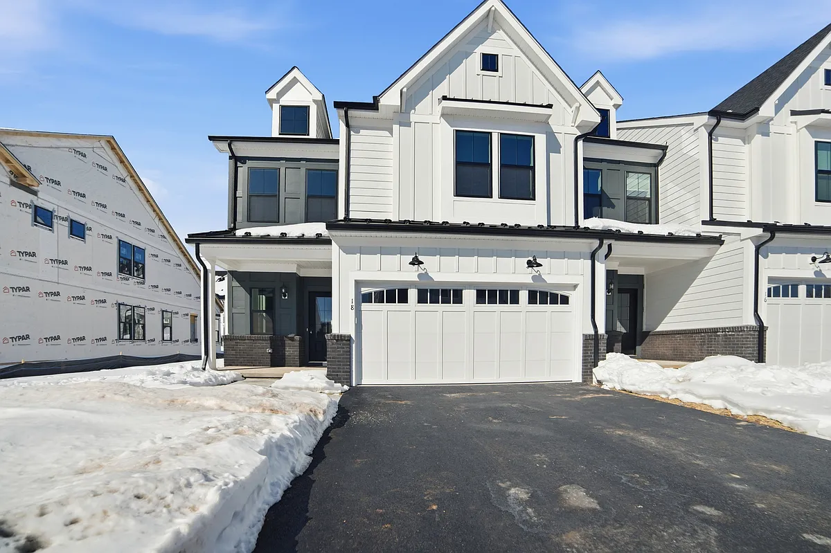 Building Photo - 18 Whitaker Ln
