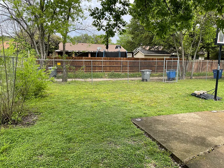 7309 Ashcrest Ln — Photo 28