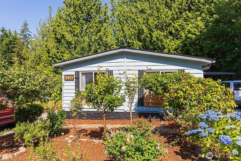 2nd image of 1304 93rd Avenue SE