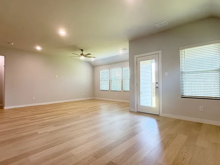 1911 Sandpiper Way — Photo 15