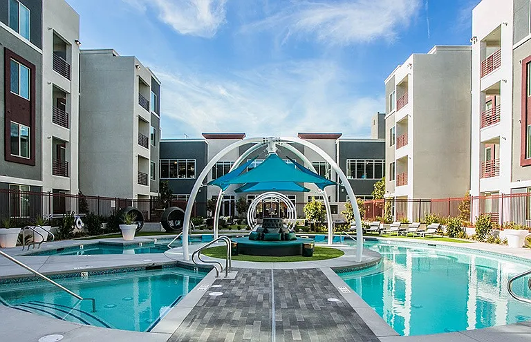 Aster Blue Diamond Apartments — Photo 32