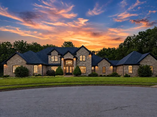211 Wedgewood Cir, Paris, KY 40361