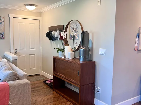 1652 25th Pl NE Unit 301, Issaquah, WA 98029