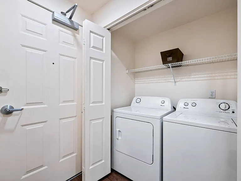 Brigham Apartments — Photo 16