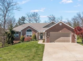 1904 Grand Point Ct, Jefferson City, MO 65109
